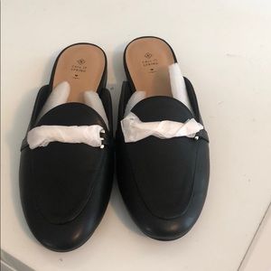 Flat shoes